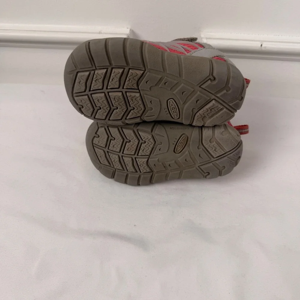 Keen Chandler CNX Toddler Sneakers Red Grey Athletic Shoes Size 6T 1025118